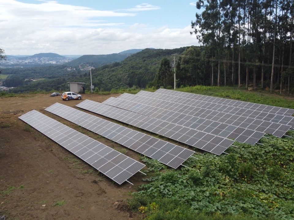 Usina solar em solo em União da Vitória, PR